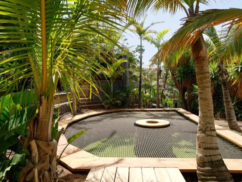 Garden net lounge